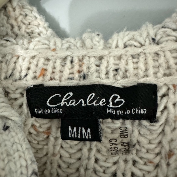 Cable sweater in cream and multi yarn with side tie detailing - Picture 4 of 5